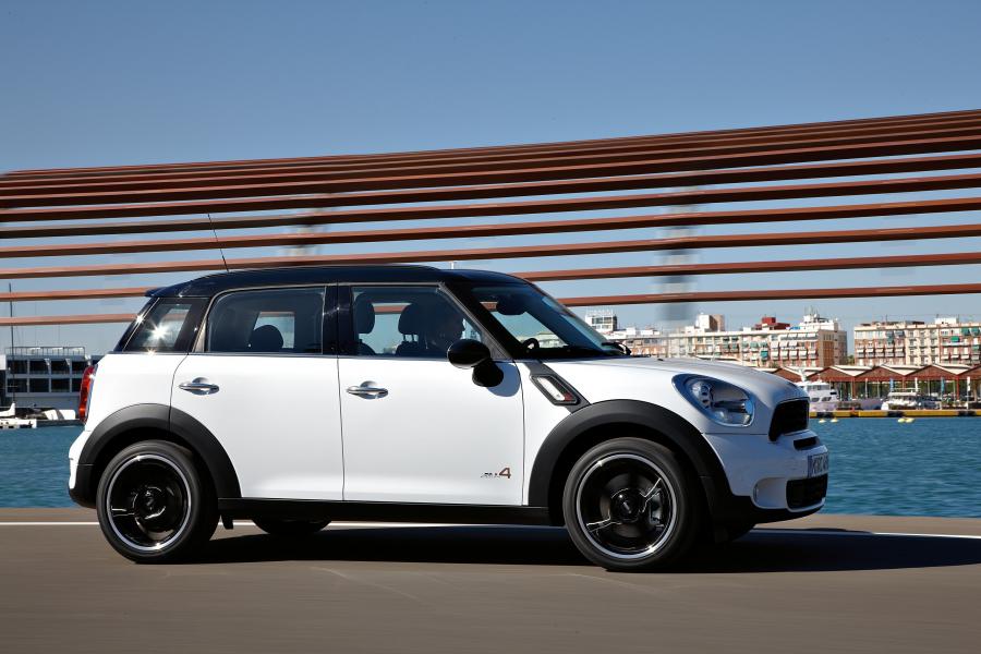  Mini Cooper Countryman S All4 2010 года  (фото 57 из 67)
